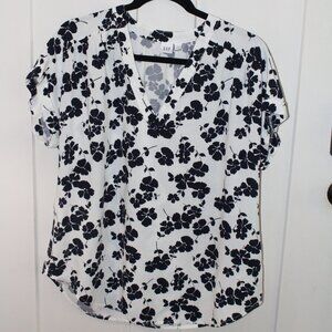 GAP white with navy flowers cap sleeve shirt - L